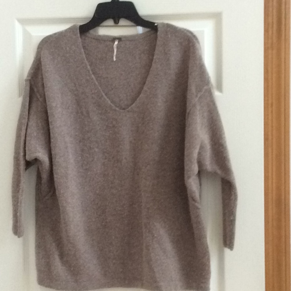 Free People Softly Vee Tan Sweater - Size XS - Picture 3 of 16